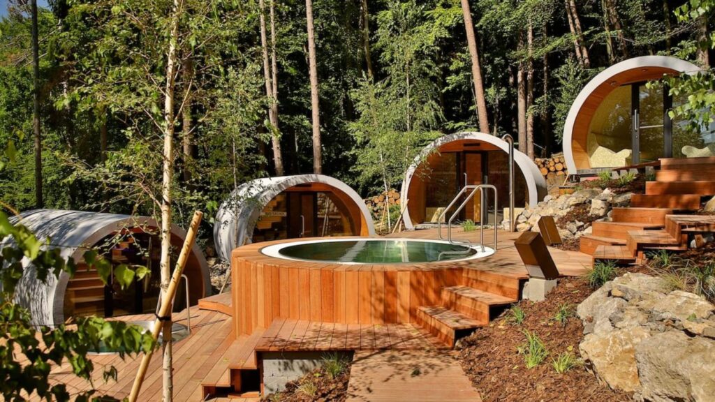 Trenczyńskie Cieplice, Słowacja -  www.kupelezelenazaba.sk