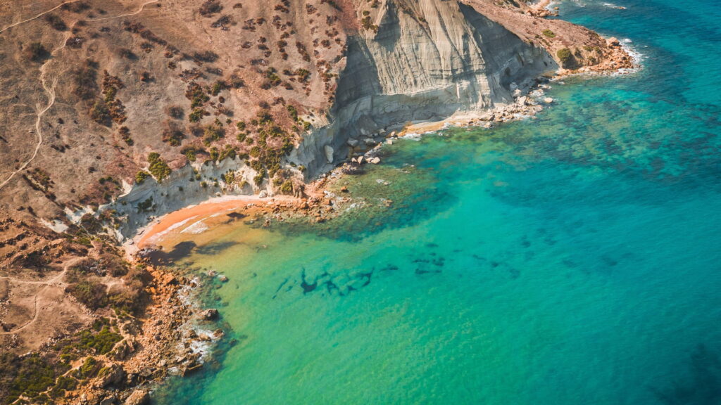 Magazyn Travelist: Najpiękniejsze plaże Malty - Ramla Bay