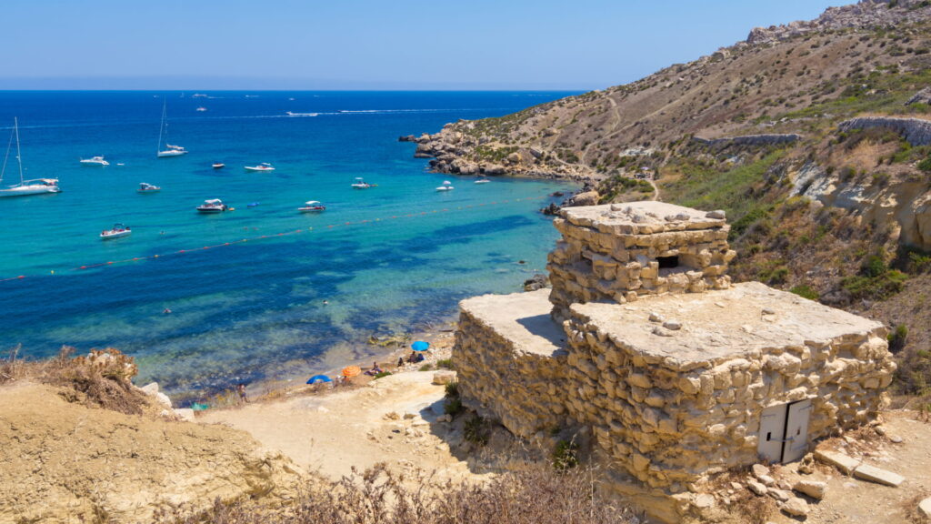 Magazyn Travelist: Najpiękniejsze plaże Malty - Selmun Bay