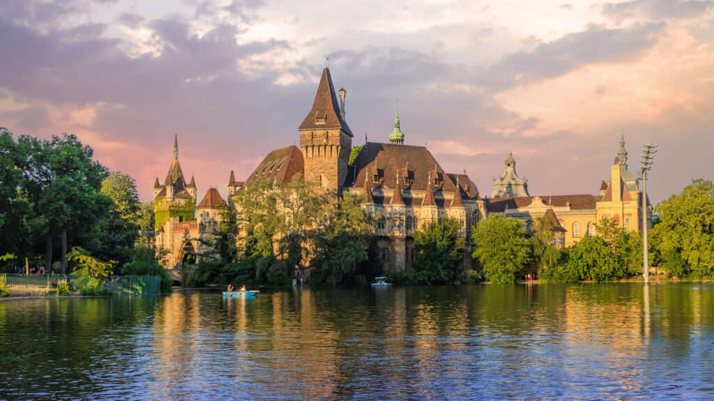 Zamek Vajdahunyad - Magazyn travelist